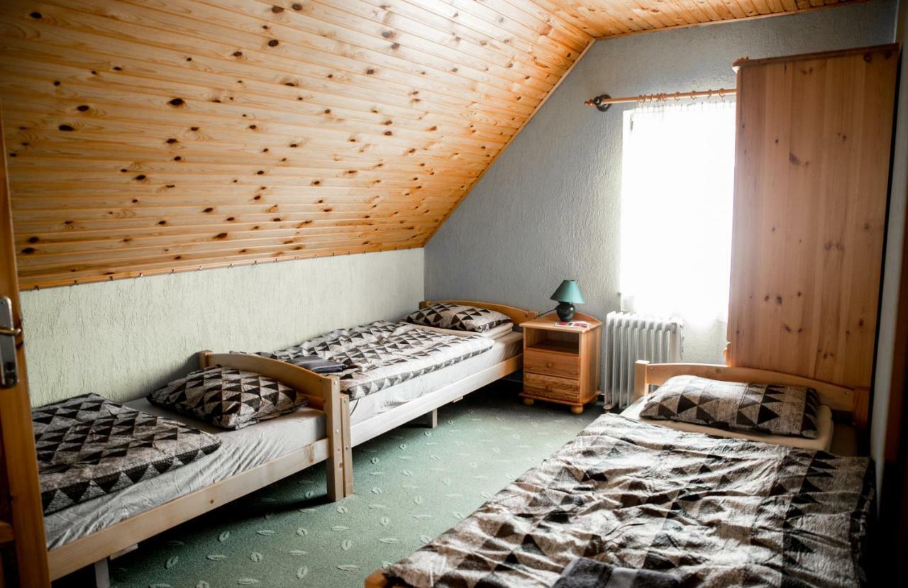 Berger Pince-Vendeghaz, Hajosi Pincek Hotell Exteriör bild
