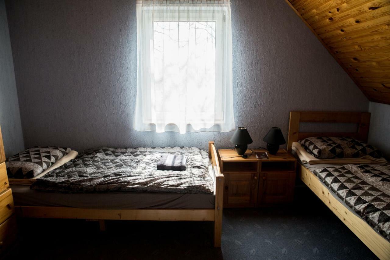 Berger Pince-Vendeghaz, Hajosi Pincek Hotell Exteriör bild