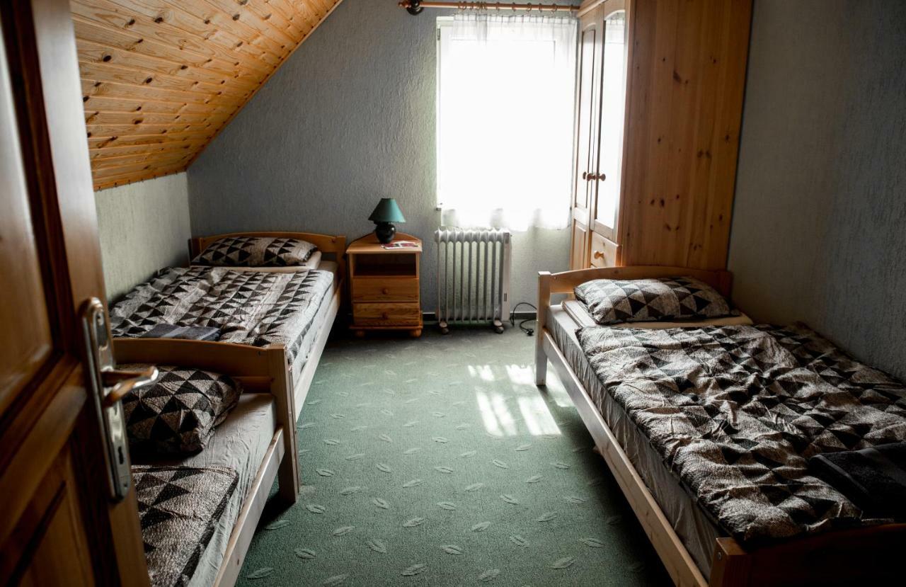Berger Pince-Vendeghaz, Hajosi Pincek Hotell Exteriör bild